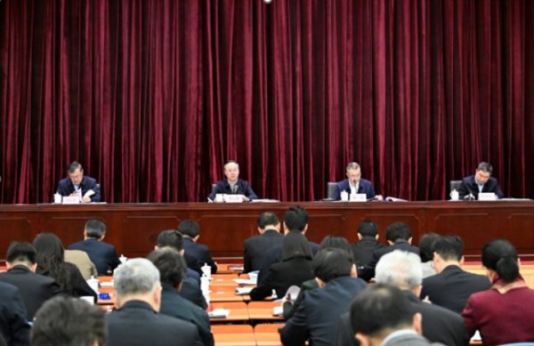配资系统 金融监管总局最新发声！引导保险、理财资金支持资本市场平稳健康发展